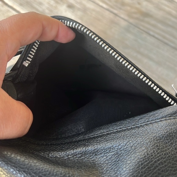 Vintage Black Leather Foldover Shoulder Bag with Hinged silver Metal Frame - Picture 6 of 14